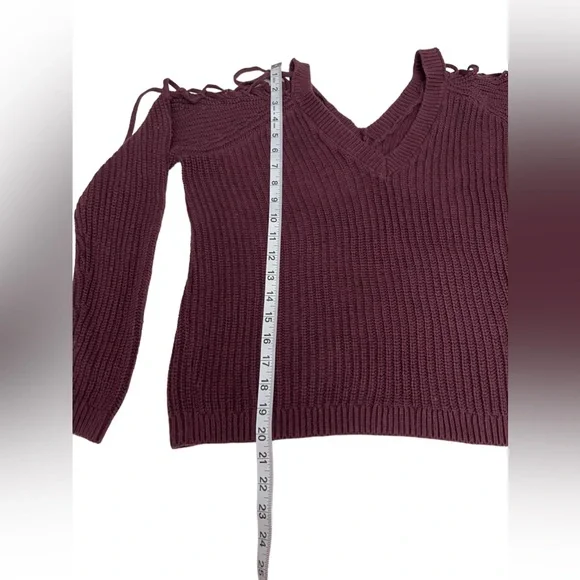 3 For $15‼️ BUNDLE & SAVE L.A Hearts Burgundy Long Sleeve Size XS - Picture 8 of 8